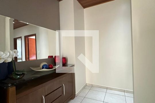 Corredor dos quartos de casa para alugar com 7 quartos, 380m² em Jaguaré, São Paulo