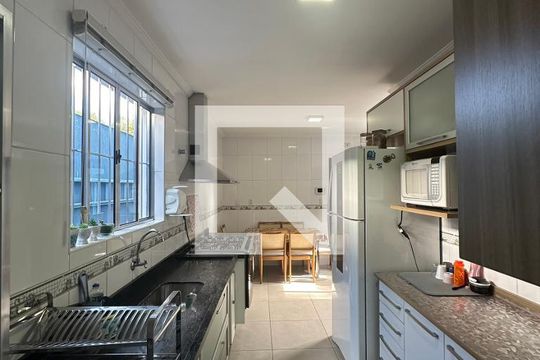 Cozinha de casa para alugar com 7 quartos, 380m² em Jaguaré, São Paulo