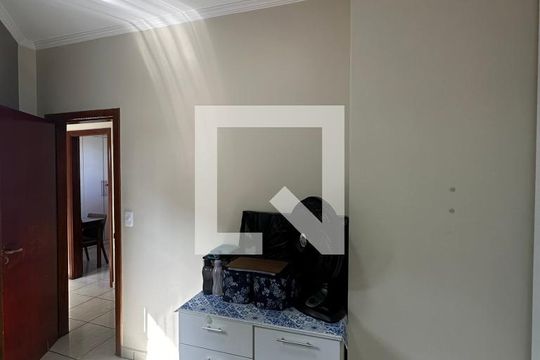 Escritório de casa para alugar com 7 quartos, 380m² em Jaguaré, São Paulo