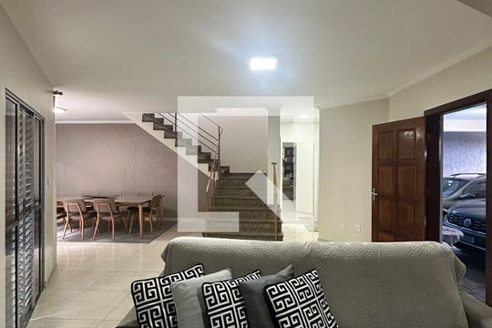Sala de estar de casa para alugar com 7 quartos, 380m² em Jaguaré, São Paulo
