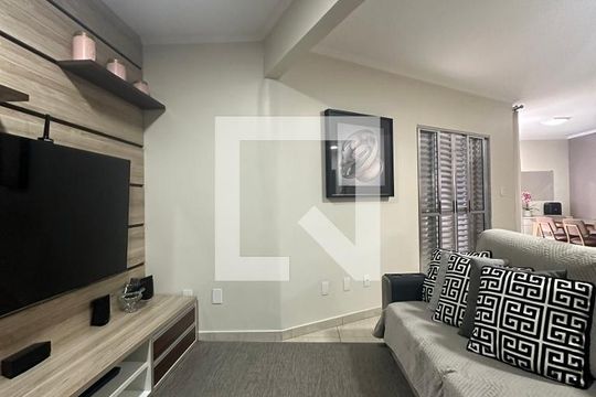 Sala de estar de casa para alugar com 7 quartos, 380m² em Jaguaré, São Paulo