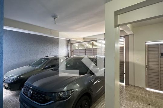 Garagem de casa para alugar com 7 quartos, 380m² em Jaguaré, São Paulo
