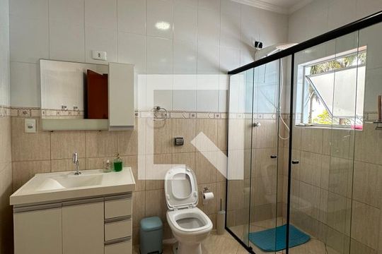 Banheiro de casa para alugar com 7 quartos, 380m² em Jaguaré, São Paulo