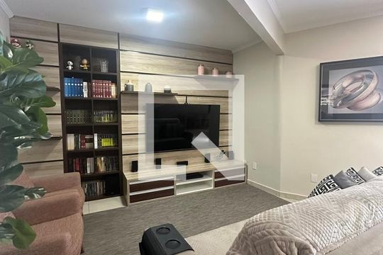 Sala de estar de casa para alugar com 7 quartos, 380m² em Jaguaré, São Paulo