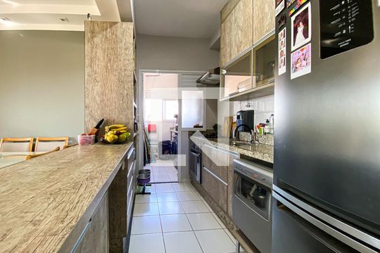Cozinha de apartamento à venda com 2 quartos, 72m² em Cidade São Francisco, São Paulo