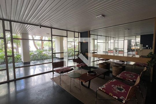 Hall de entrada de apartamento à venda com 2 quartos, 90m² em Jardim Paulista, São Paulo