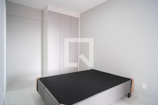 Suíte de apartamento para alugar com 2 quartos, 50m² em Burgo Paulista, São Paulo
