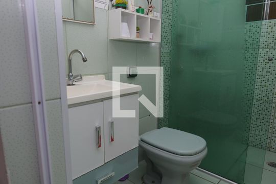 Banheiro  de casa à venda com 3 quartos, 250m² em Parque Guarani, São Paulo