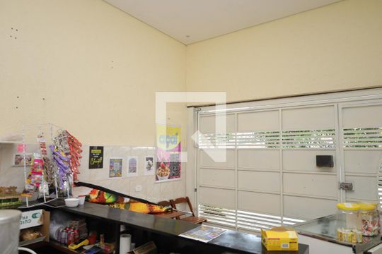 Garagem de casa à venda com 3 quartos, 250m² em Parque Guarani, São Paulo