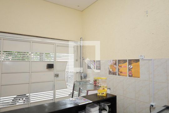 Garagem de casa à venda com 3 quartos, 250m² em Parque Guarani, São Paulo