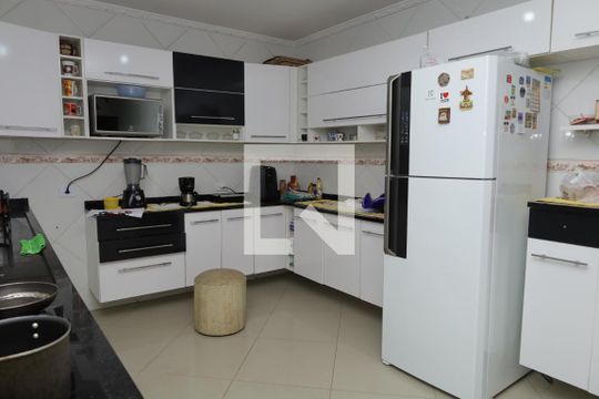 Cozinha de casa à venda com 3 quartos, 250m² em Parque Guarani, São Paulo