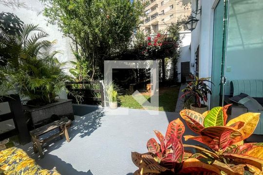 quintal de casa à venda com 4 quartos, 290m² em Serra, Belo Horizonte