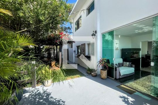 quintal de casa à venda com 4 quartos, 290m² em Serra, Belo Horizonte