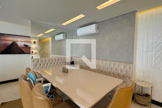 Sala de apartamento para alugar com 3 quartos, 110m² em Alphaville Empresarial, Barueri