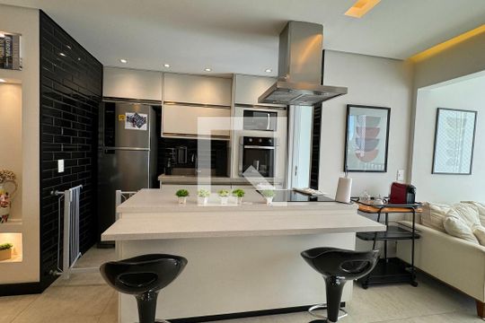 Cozinha de apartamento para alugar com 3 quartos, 110m² em Alphaville Empresarial, Barueri