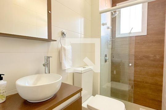 Banheiro da Suíte 1 de apartamento para alugar com 3 quartos, 130m² em Jurerê Internacional, Florianópolis