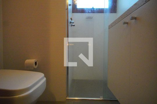 Banheiro Corredor de kitnet/studio para alugar com 1 quarto, 44m² em Independência, Porto Alegre