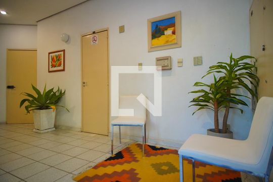 Hall de Entrada de kitnet/studio para alugar com 1 quarto, 44m² em Independência, Porto Alegre