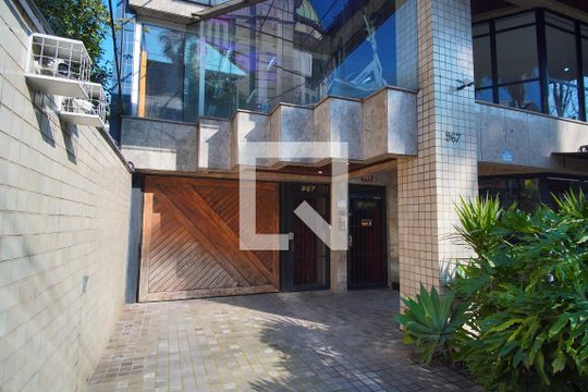 Fachada de kitnet/studio para alugar com 1 quarto, 44m² em Independência, Porto Alegre