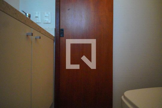 Banheiro Corredor de kitnet/studio para alugar com 1 quarto, 44m² em Independência, Porto Alegre