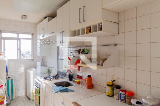 Cozinha de apartamento para alugar com 2 quartos, 48m² em Cidade Patriarca, São Paulo