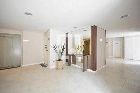 Hall Social de apartamento à venda com 3 quartos, 67m² em Jardim Monte Kemel, São Paulo