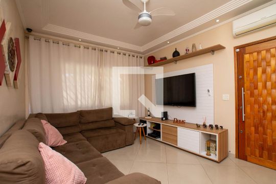 Casa à venda com 4 quartos, 150m² em Jardim Santa Clara, Guarulhos