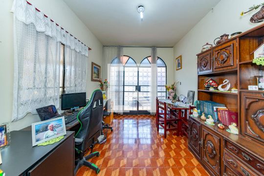Sala 1 de casa à venda com 3 quartos, 360m² em Barreiro, Belo Horizonte