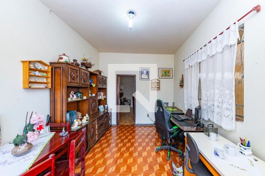 Casa à venda com 3 quartos, 360m² em Barreiro, Belo Horizonte