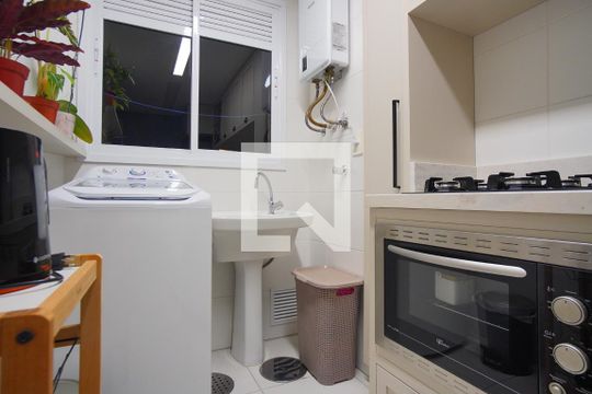 Cozinha e Área de Serviço de apartamento à venda com 2 quartos, 67m² em Petrópolis, Porto Alegre