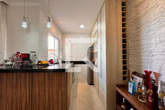 Cozinha de apartamento à venda com 2 quartos, 100m² em Vila Valparaiso, Santo André