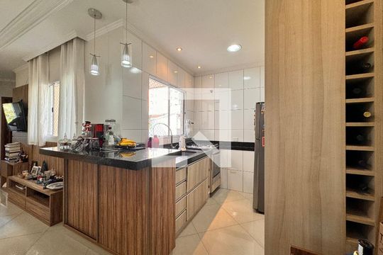 Cozinha de apartamento à venda com 2 quartos, 100m² em Vila Valparaiso, Santo André