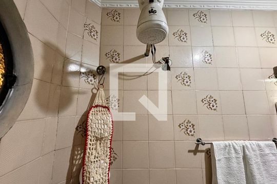 Banheiro de casa à venda com 3 quartos, 175m² em Jardim Utinga, Santo André