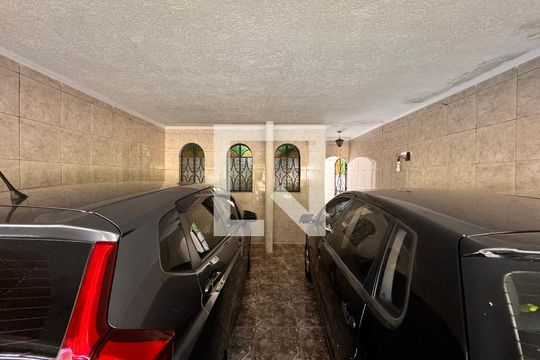 Garagem de casa à venda com 3 quartos, 175m² em Jardim Utinga, Santo André