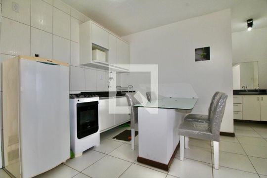 Cozinha de apartamento para alugar com 1 quarto, 50m² em Pituba, Salvador