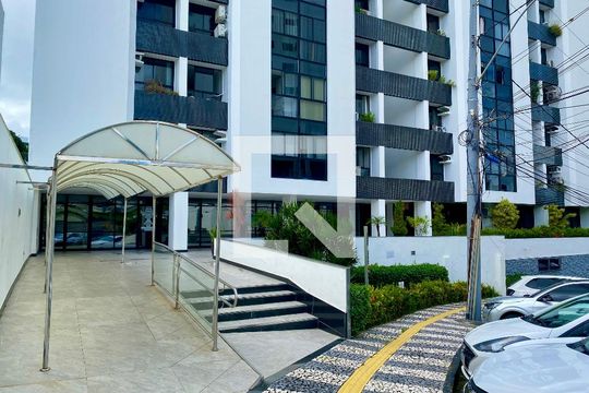 Fachada de apartamento para alugar com 1 quarto, 50m² em Pituba, Salvador