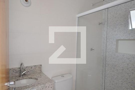 Banheiro de apartamento para alugar com 1 quarto, 31m² em Vila Leonor, São Paulo