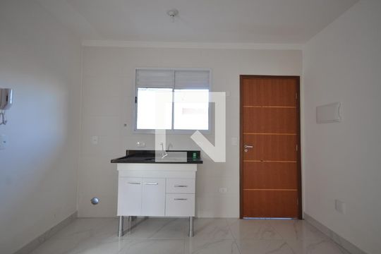 Cozinha de apartamento para alugar com 1 quarto, 31m² em Vila Leonor, São Paulo