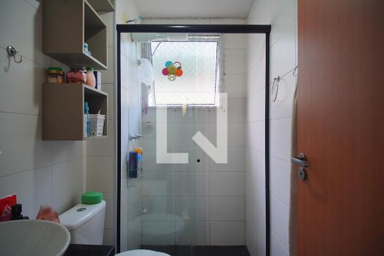 Banheiro de apartamento à venda com 2 quartos, 40m² em Rondônia, Novo Hamburgo