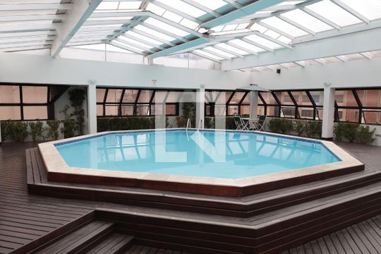 Área comum - Piscina de kitnet/studio para alugar com 1 quarto, 24m² em Indianópolis, São Paulo