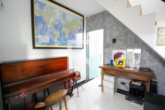 Casa para alugar com 5 quartos, 190m² em Sumarezinho, São Paulo