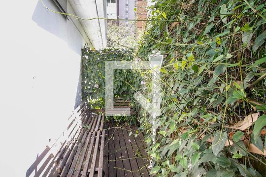 Jardim de casa para alugar com 5 quartos, 190m² em Sumarezinho, São Paulo