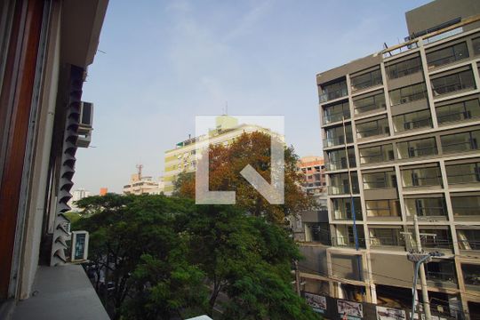 Vista  de apartamento para alugar com 3 quartos, 115m² em Independência, Porto Alegre