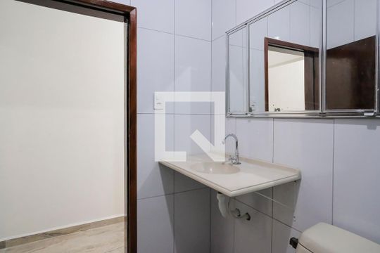 Banheiro  de casa para alugar com 2 quartos, 78m² em Jardim Sao Caetano, São Caetano do Sul