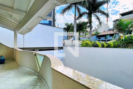 Área comum de casa de condomínio à venda com 6 quartos, 500m² em Vila Rosalia, Guarulhos