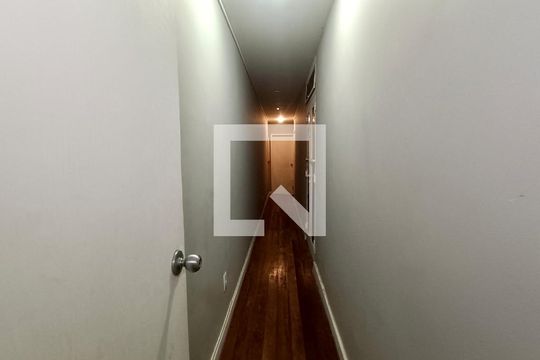 Corredor em de apartamento à venda com 4 quartos, 225m² em Copacabana, Rio de Janeiro
