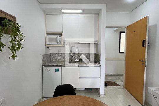 Cozinha de apartamento à venda com 1 quarto, 32m² em Paraíso, São Paulo