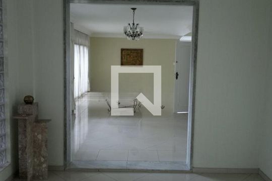 Casa à venda com 4 quartos, 604m² em Pacaembu, São Paulo