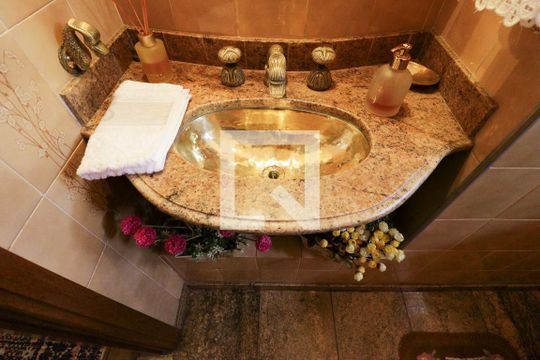 Lavabo de casa para alugar com 4 quartos, 470m² em Jardim Sao Bento, São Paulo