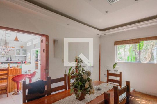 Casa para alugar com 7 quartos, 300m² em Pompeia, São Paulo